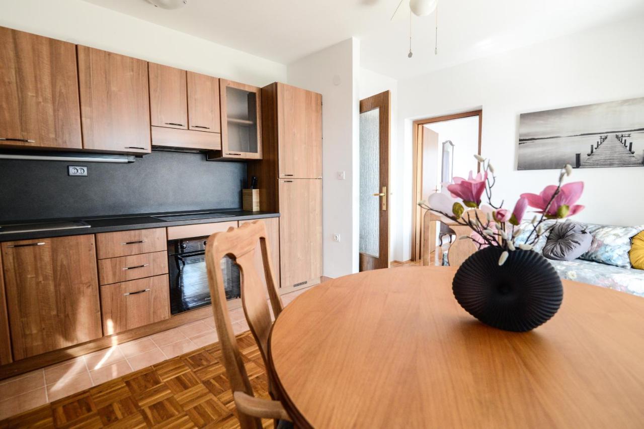 Apartment Glicinija Задар Екстериор снимка